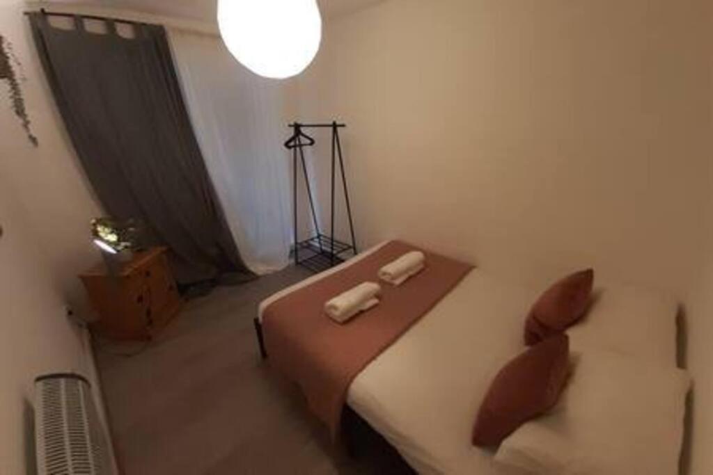 Cosy - Stylish - Close To Centre Apartment