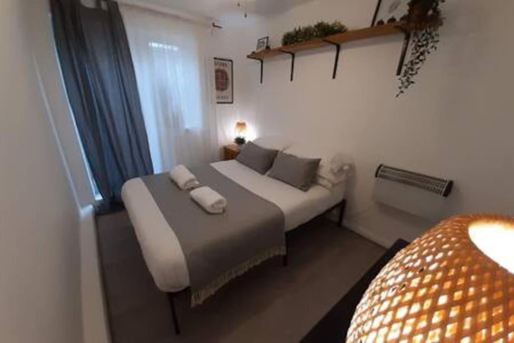 Cosy - Stylish - Close To Centre Apartment *