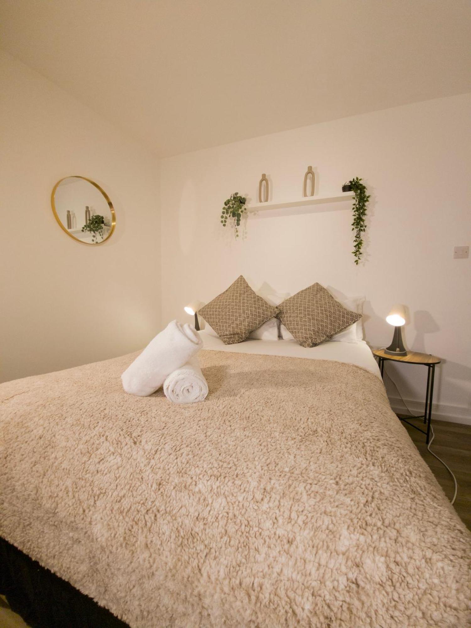 Plenty Of Parking Available; 3 Bedroom By Promise Apartment Cardiff
