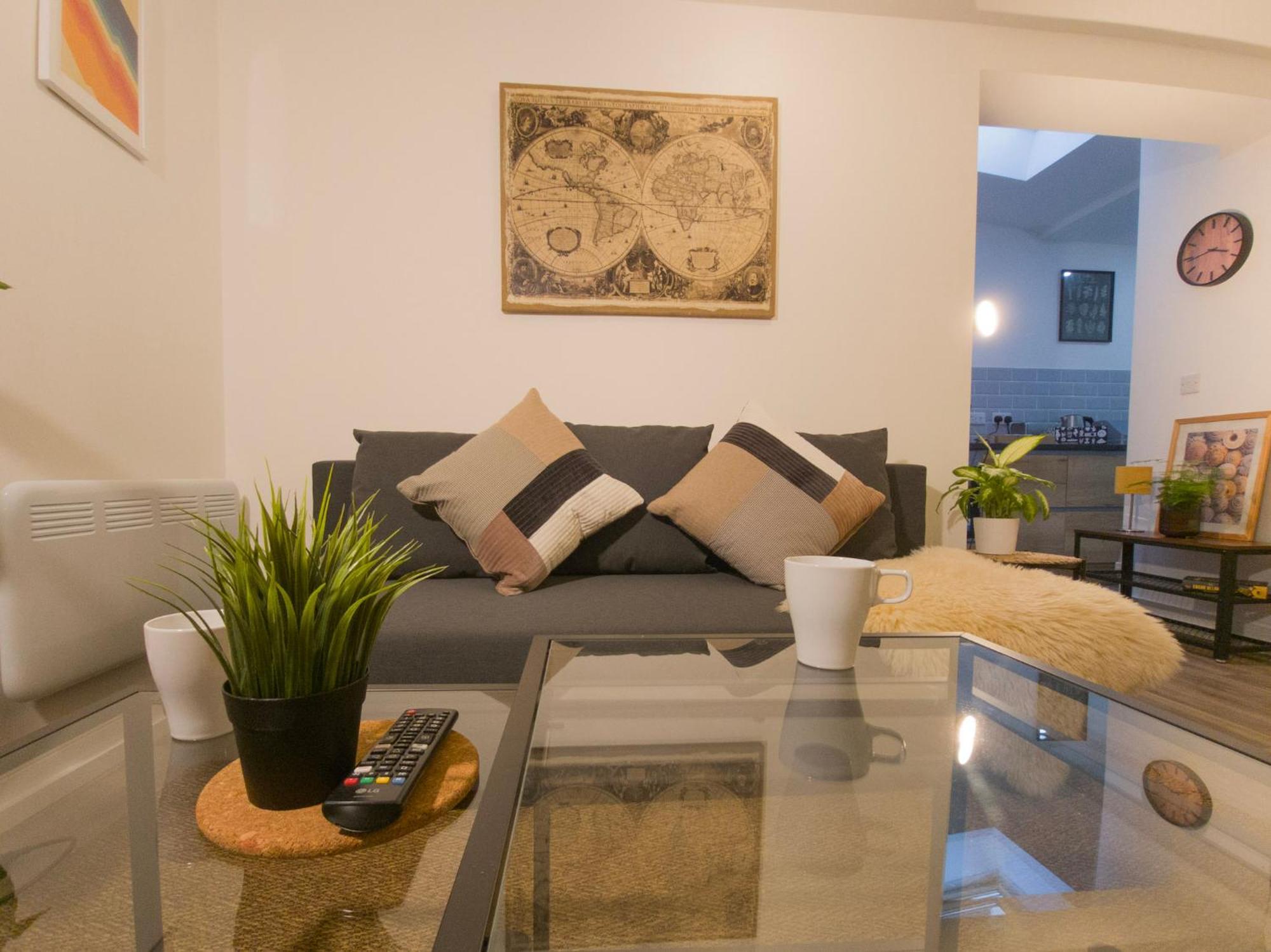 Apartment Plenty Of Parking Available; 3 Bedroom By Promise