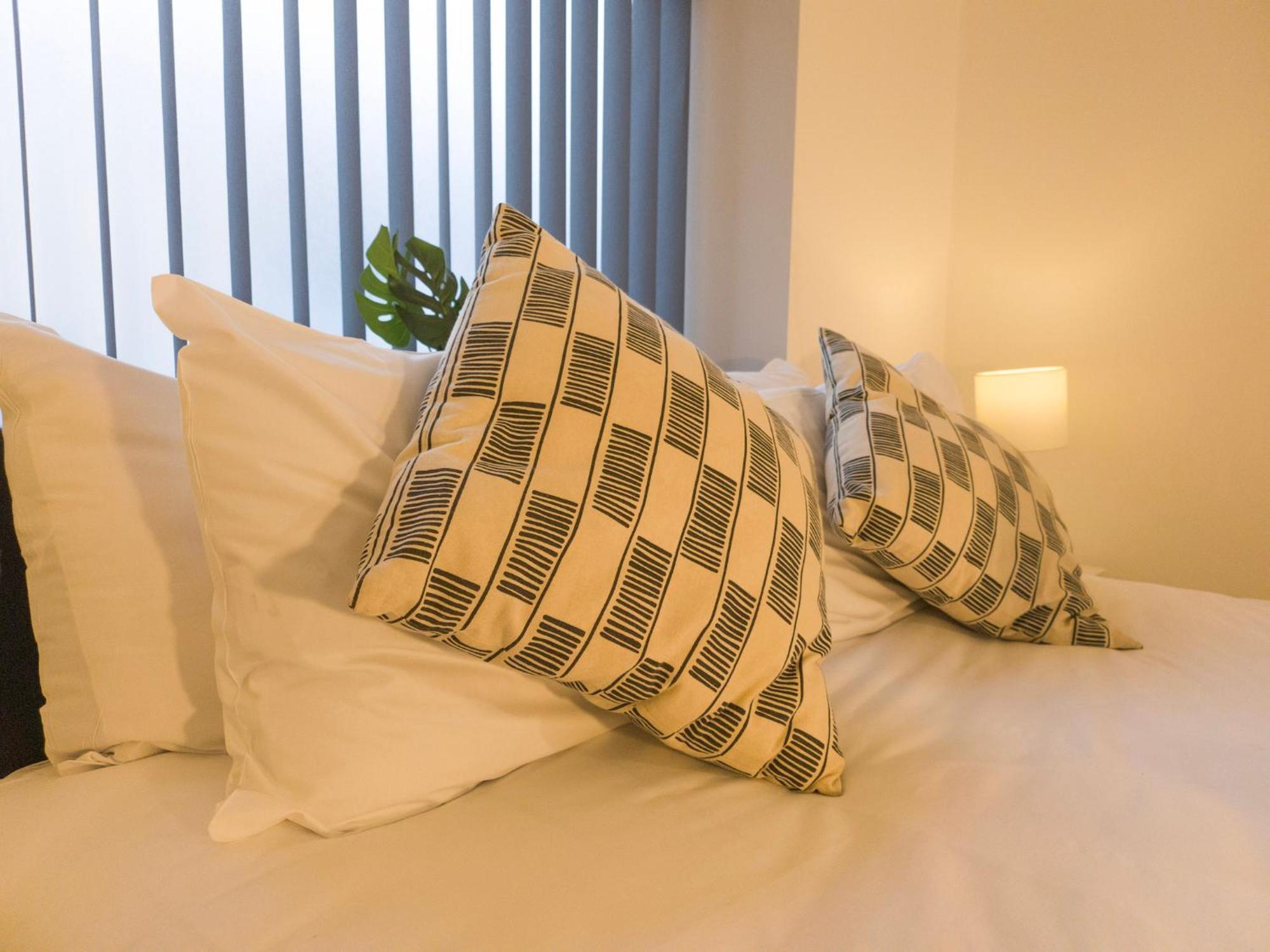Apartment Plenty Of Parking Available; 3 Bedroom By Promise *