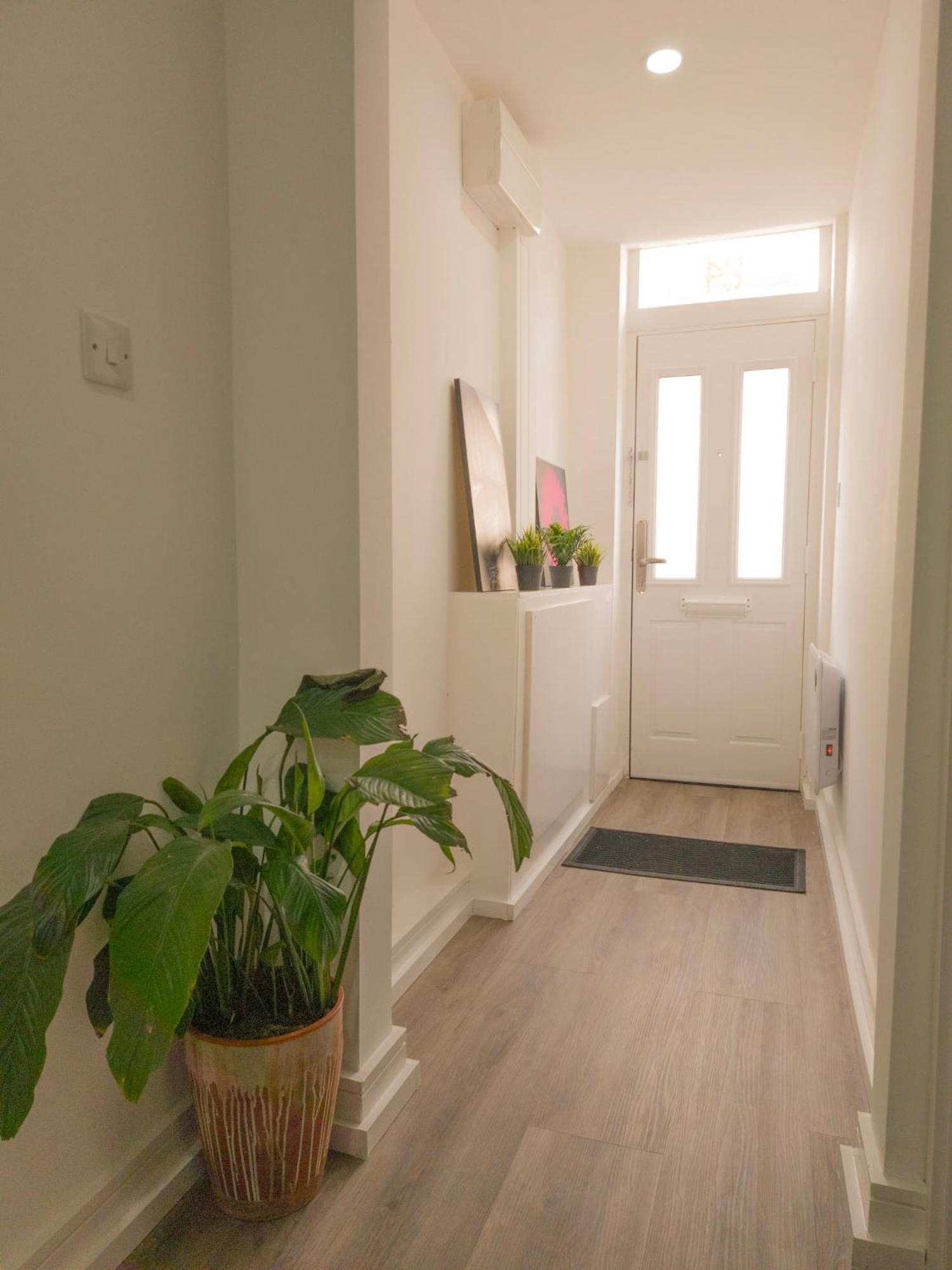 Plenty Of Parking Available; 3 Bedroom By Promise * Cardiff