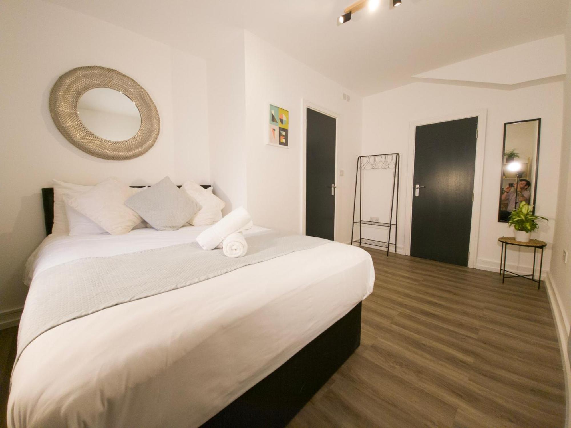 Plenty Of Parking Available; 3 Bedroom By Promise * Cardiff