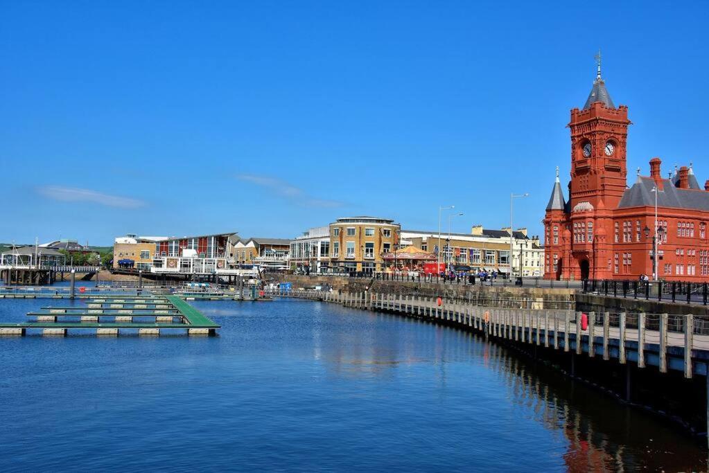 Apartment 1 Bed In Bay -dixie Buildings Cardiff