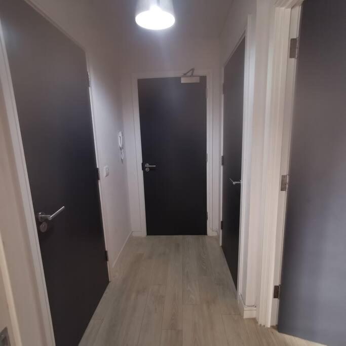 Apartment 1 Bed In Bay -dixie Buildings Cardiff