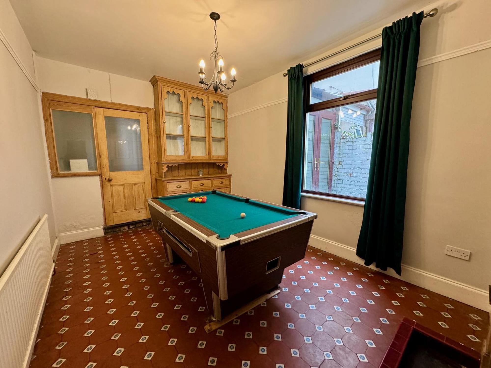 Holiday home Large Citycentre Townhouse & Hot Tub, Pool Table And Offroad Parking *