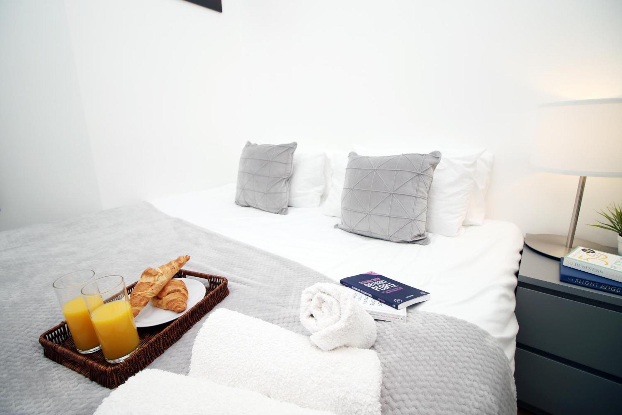 Perfectly Located Centre Apartment, Free Parking, Cable Tv And Wi-fi Apartment Cardiff