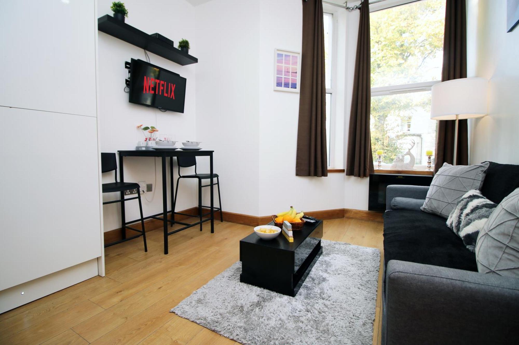 Perfectly Located Centre Apartment, Free Parking, Cable Tv And Wi-fi * Cardiff