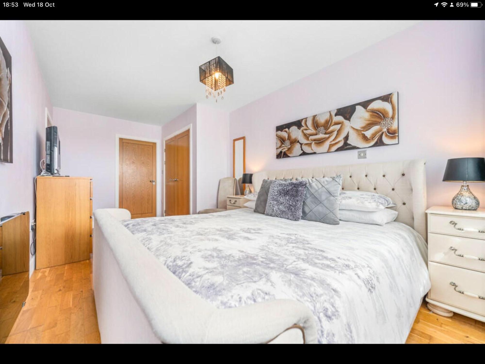 Stunning Spacious City Apartment With Free Parking Apartment *