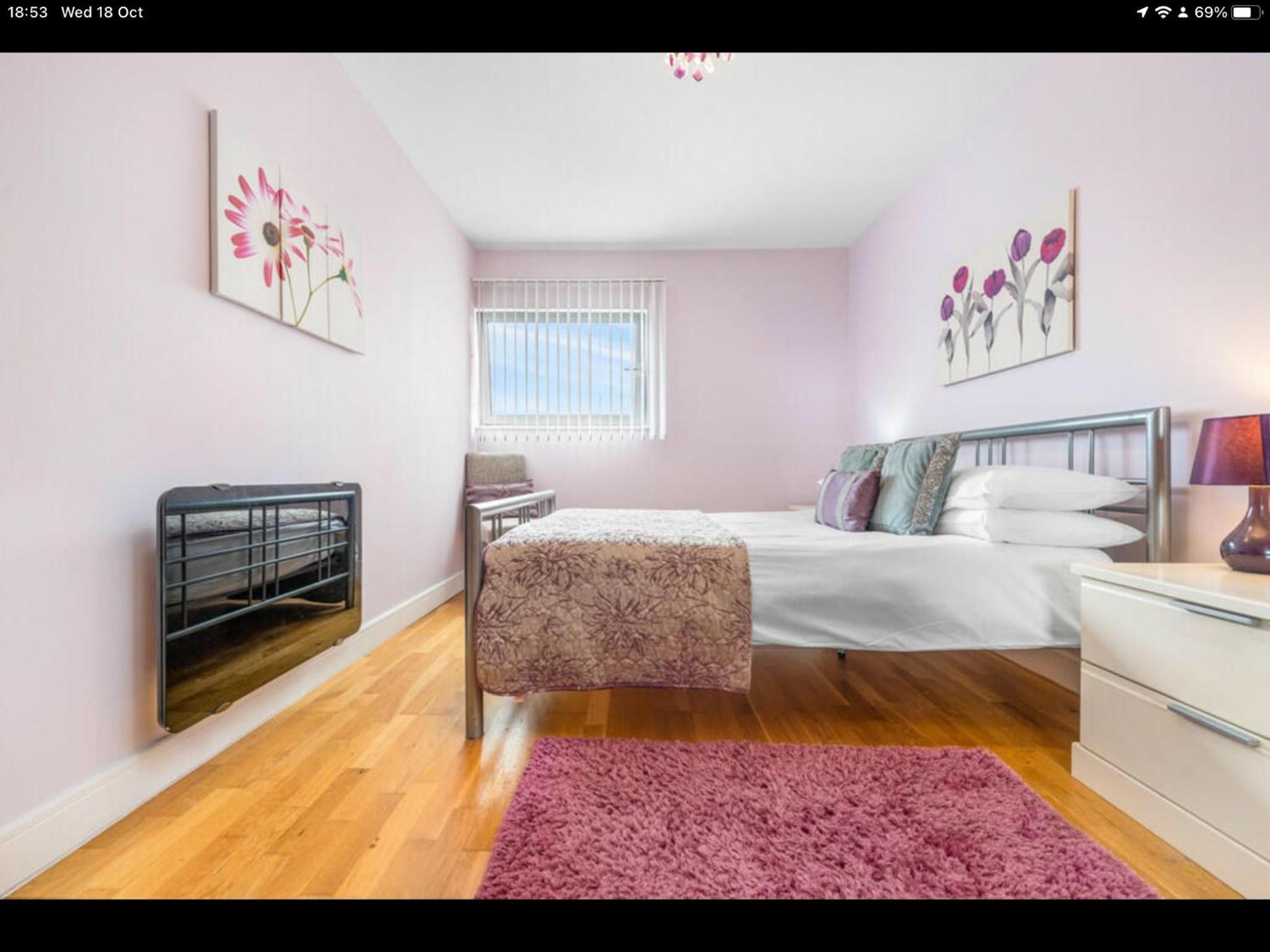 Stunning Spacious City Apartment With Free Parking * Cardiff