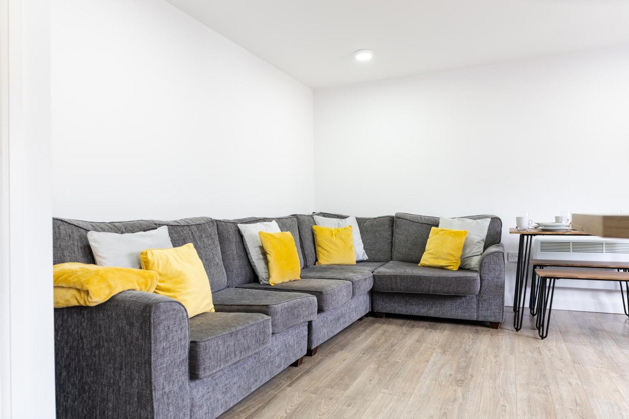Modern Near Centre Apartment