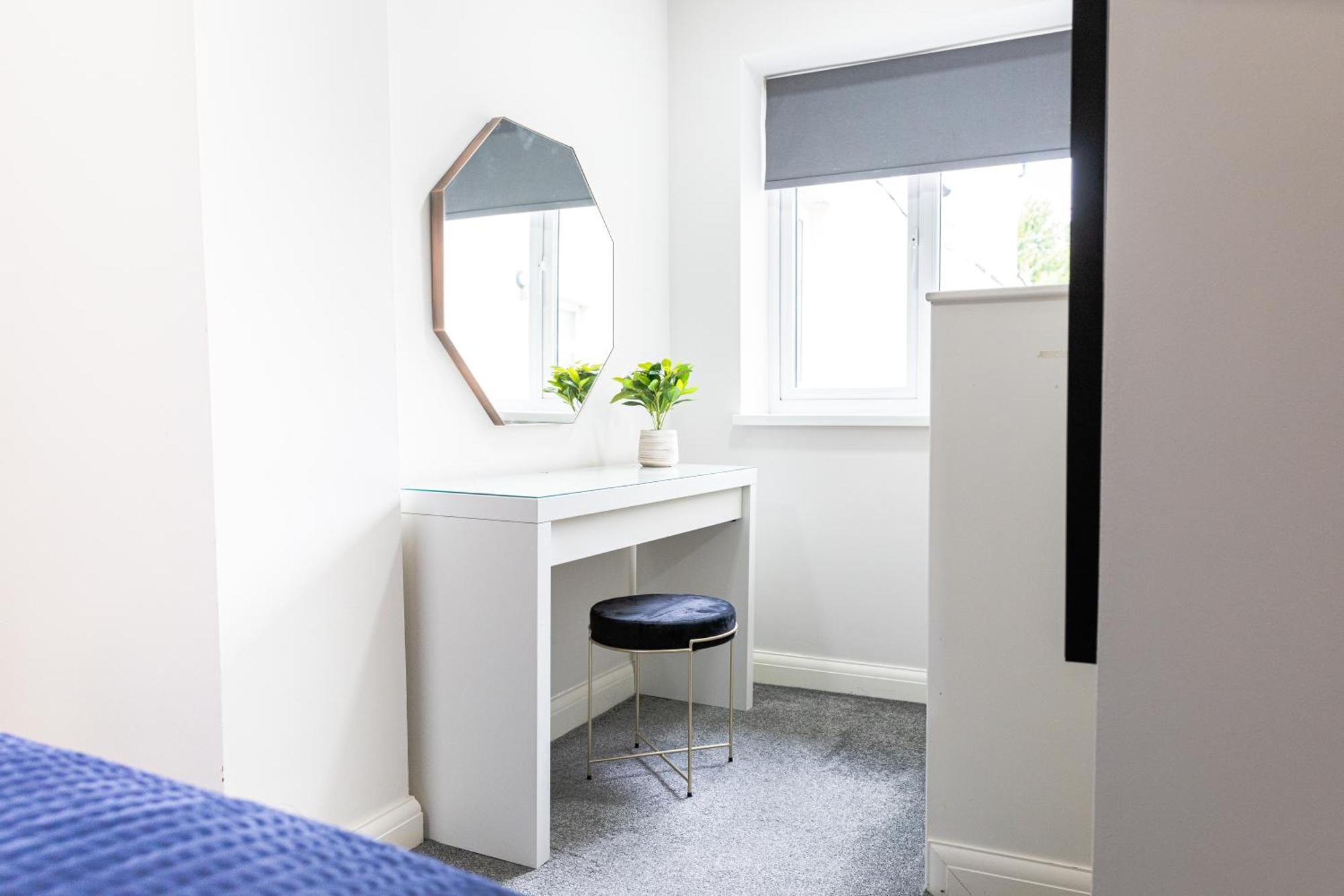 Modern Near Centre Apartment