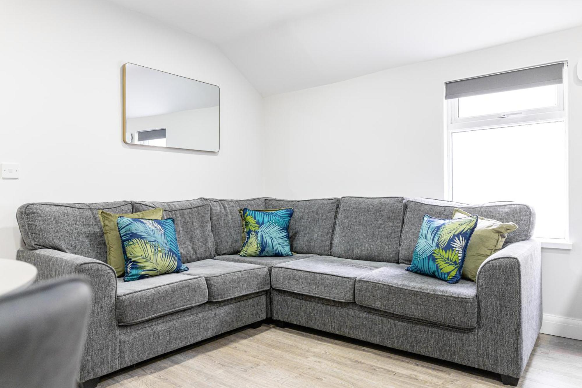 Modern Near Centre Apartment Cardiff