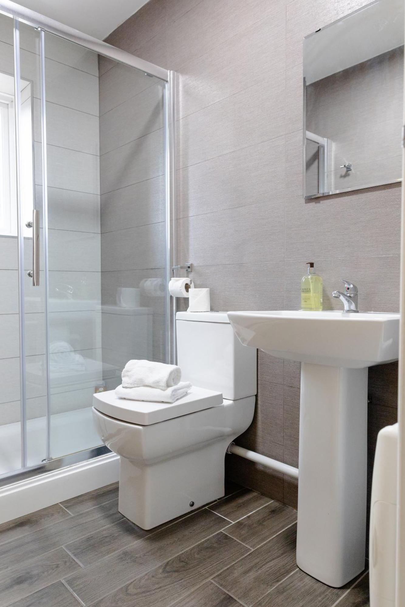 Modern Near Centre Apartment *