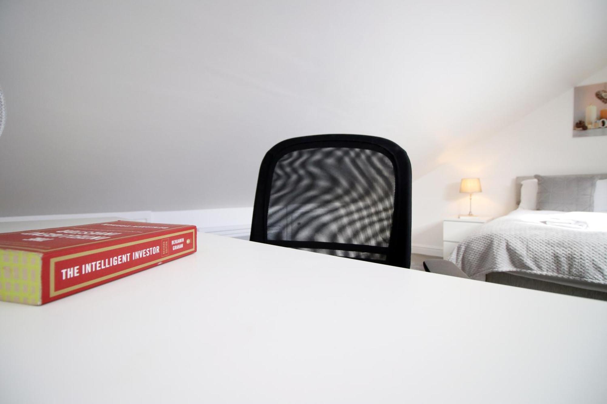 Premium Guesthouse, Fast Wi-fi, Street Free Parking, Central, Fully Equipped Guest house