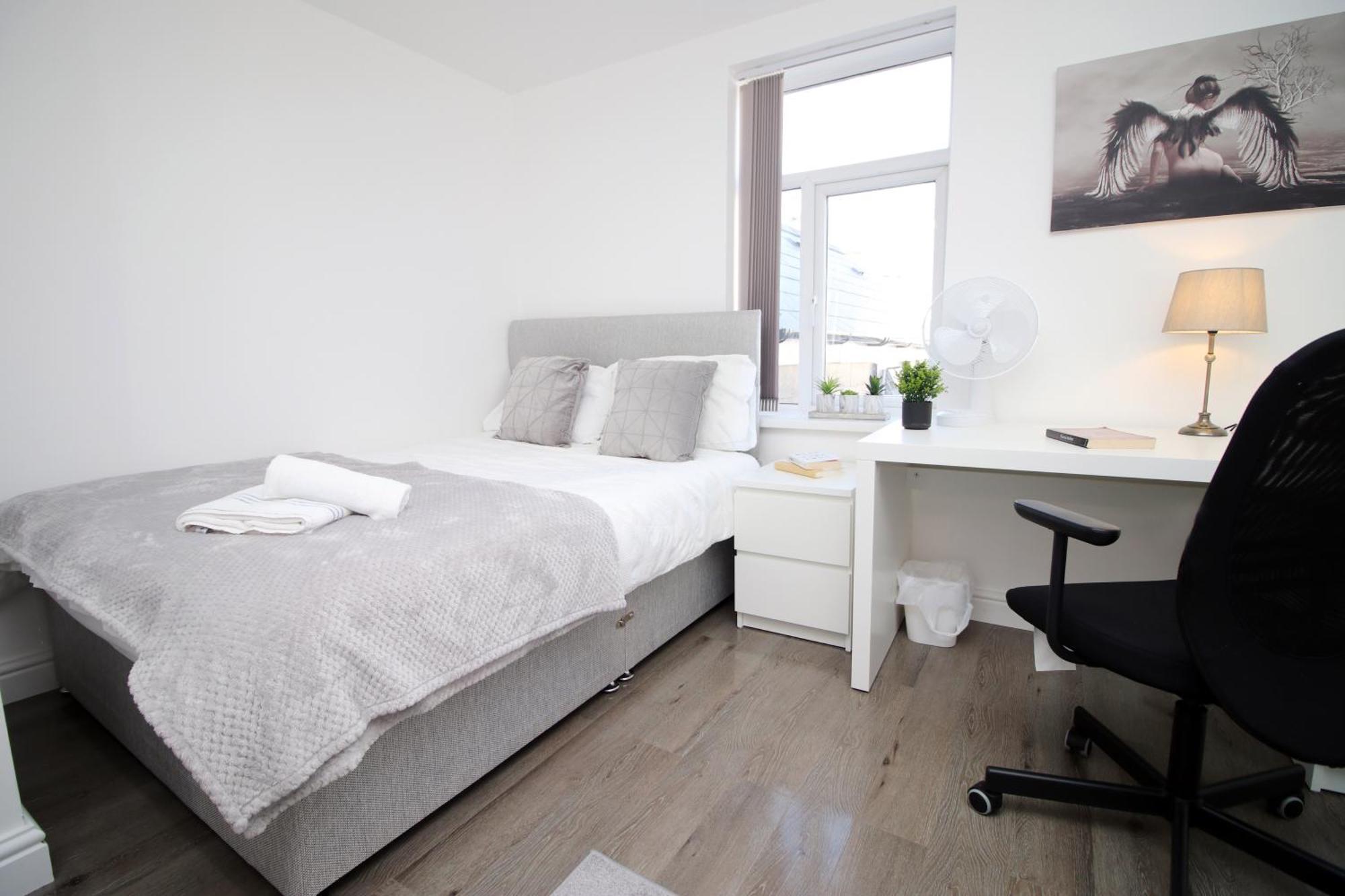 Guest house Premium Guesthouse, Fast Wi-fi, Street Free Parking, Central, Fully Equipped *