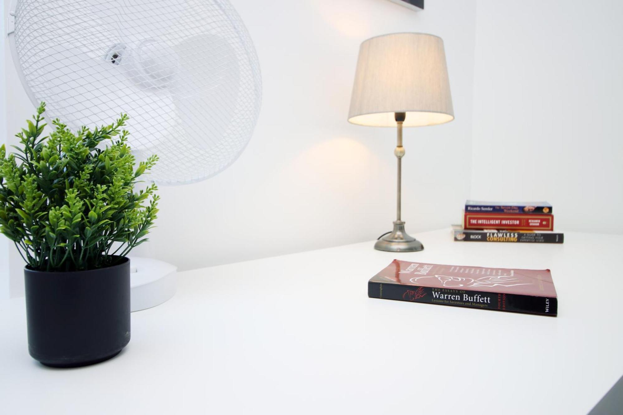Premium Guesthouse, Fast Wi-fi, Street Free Parking, Central, Fully Equipped