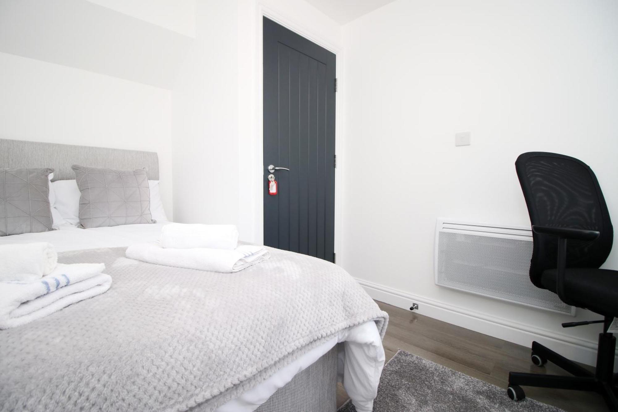 Guest house Premium Guesthouse, Fast Wi-fi, Street Free Parking, Central, Fully Equipped Cardiff