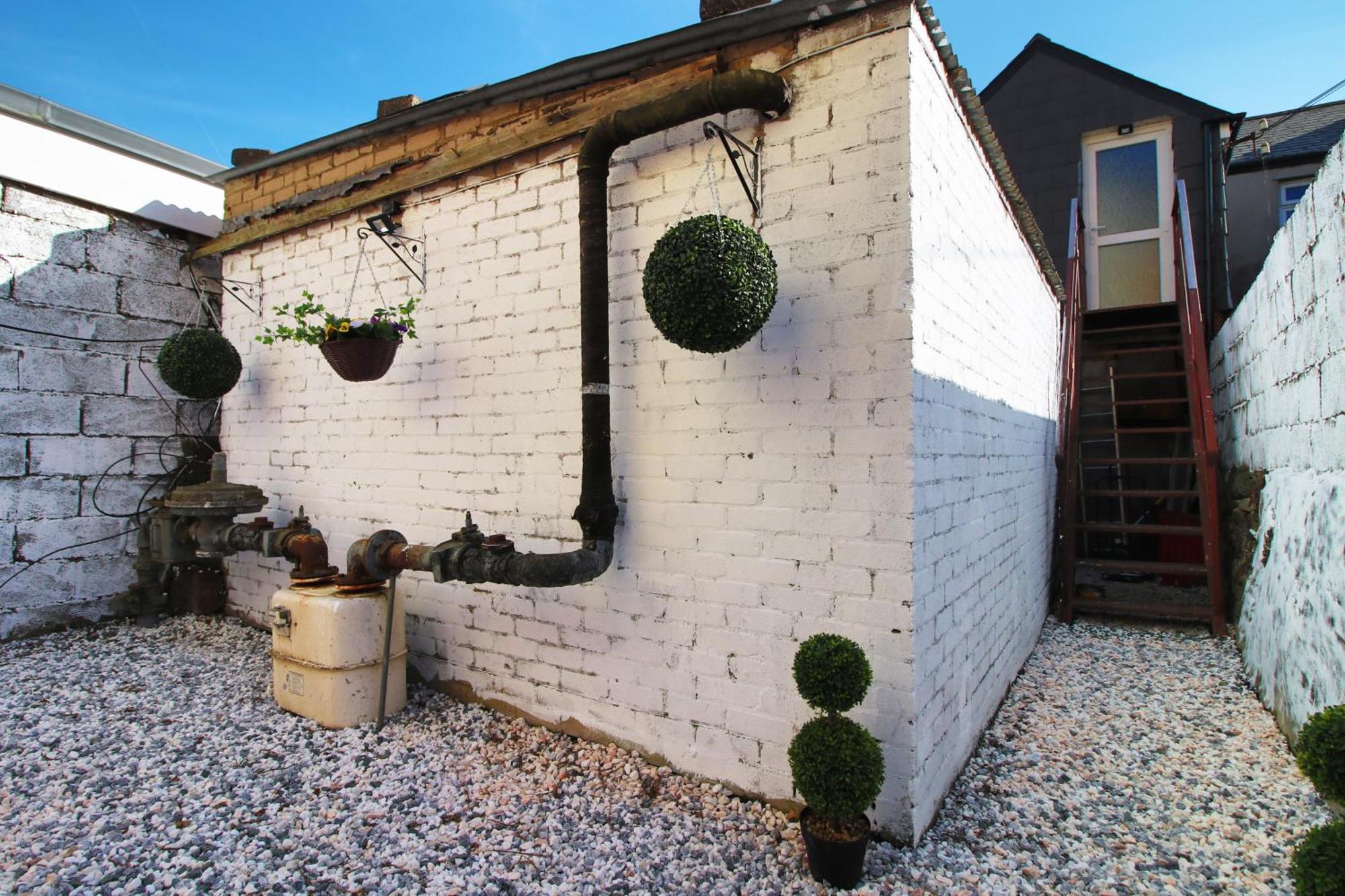 Premium Guesthouse, Fast Wi-fi, Street Free Parking, Central, Fully Equipped Guest house Cardiff