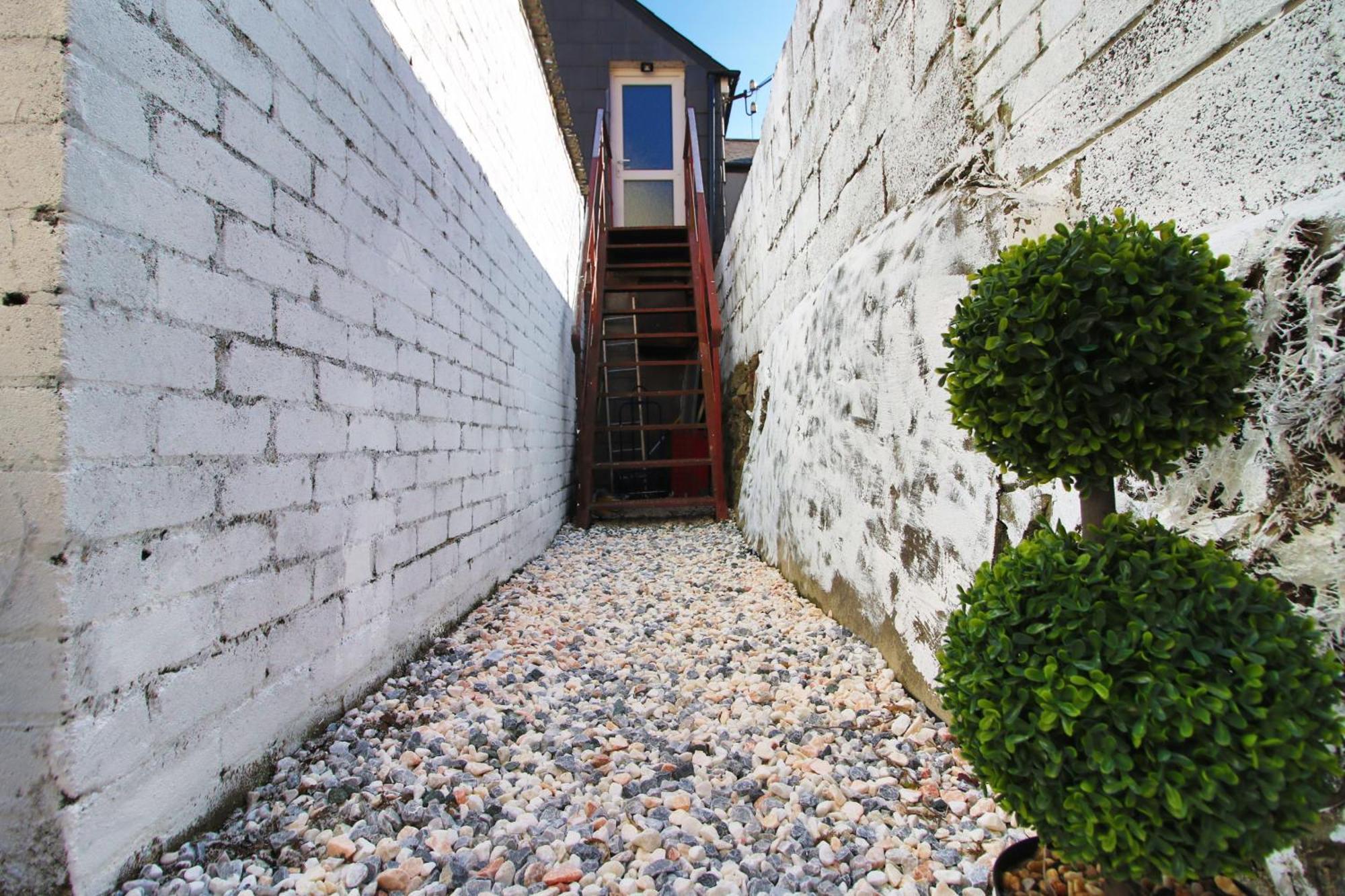 Guest house Premium Guesthouse, Fast Wi-fi, Street Free Parking, Central, Fully Equipped Cardiff