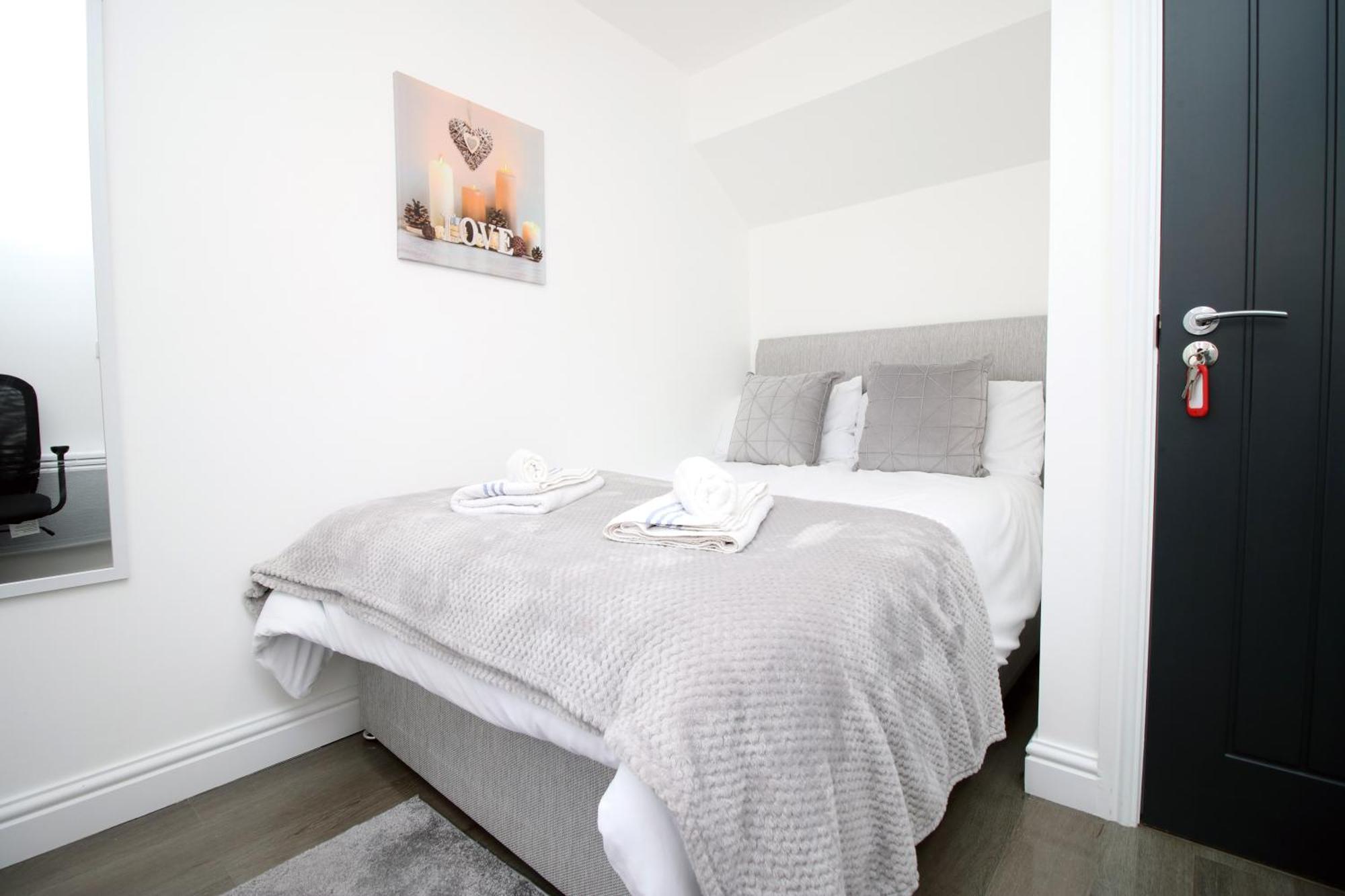Guest house Premium Guesthouse, Fast Wi-fi, Street Free Parking, Central, Fully Equipped