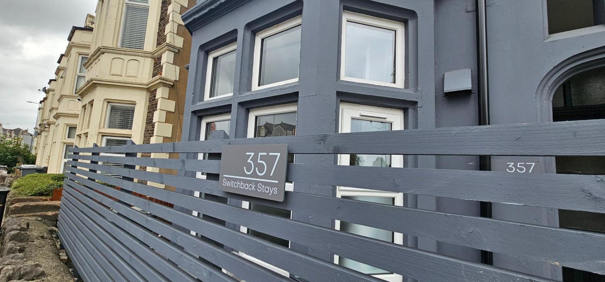 Apartment Harlequin By Switchback *