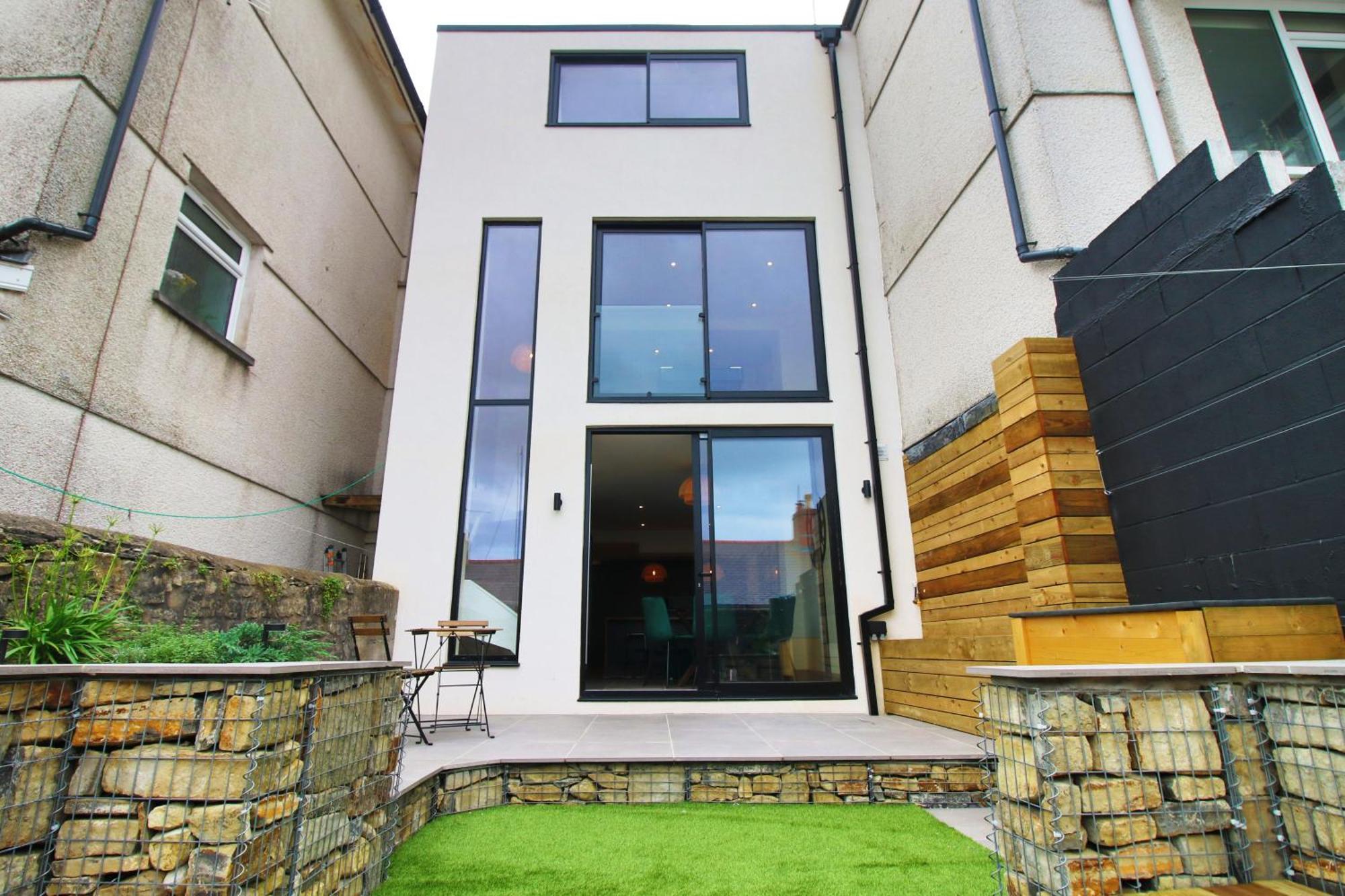 Luxury 4 Bedroom 4 Ensuite In Penarth *
