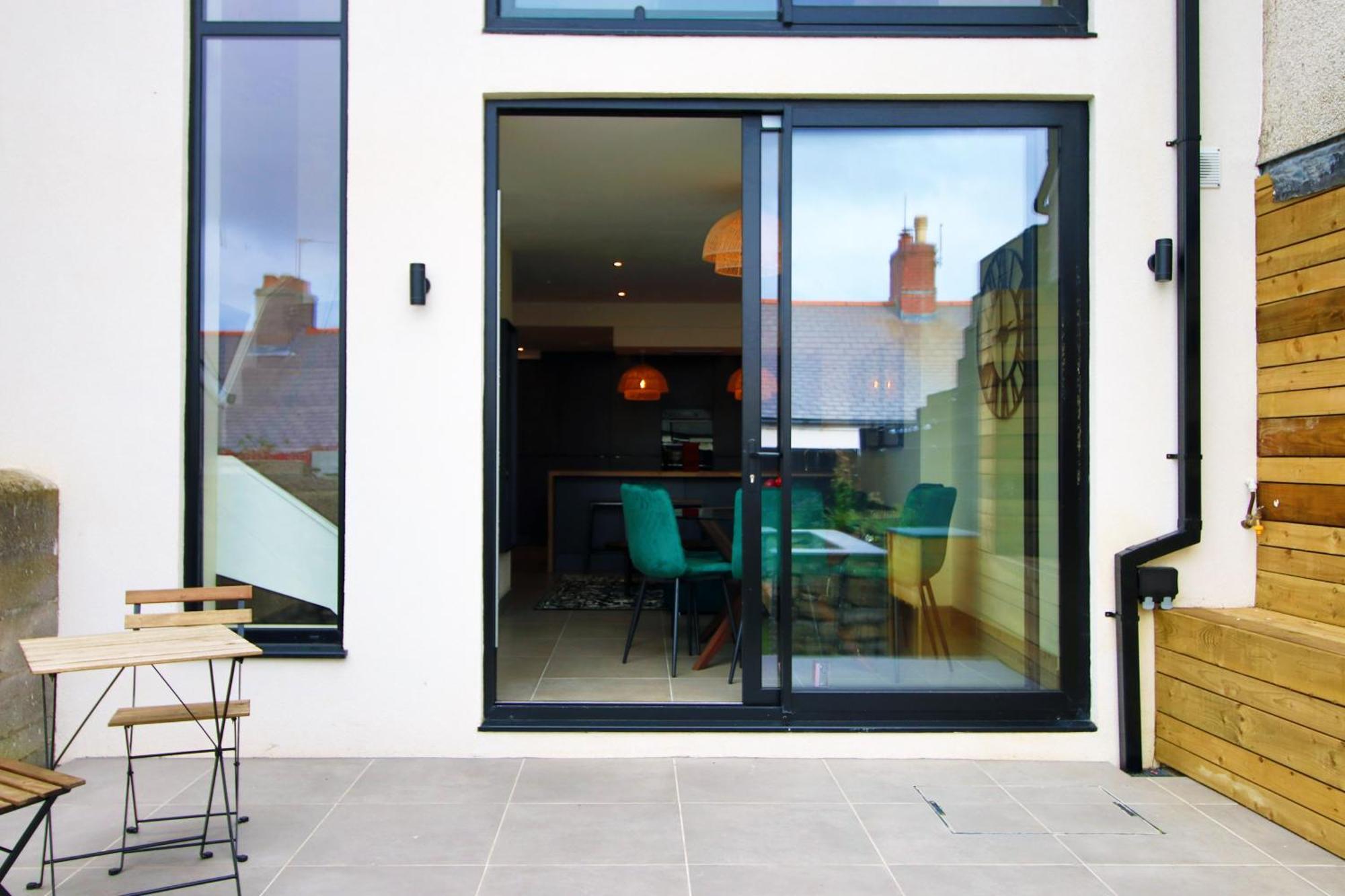 Luxury 4 Bedroom 4 Ensuite In Penarth Holiday home Cardiff