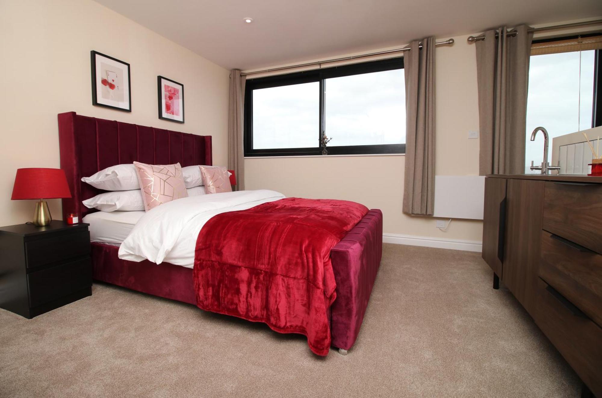 Luxury 4 Bedroom 4 Ensuite In Penarth Holiday home