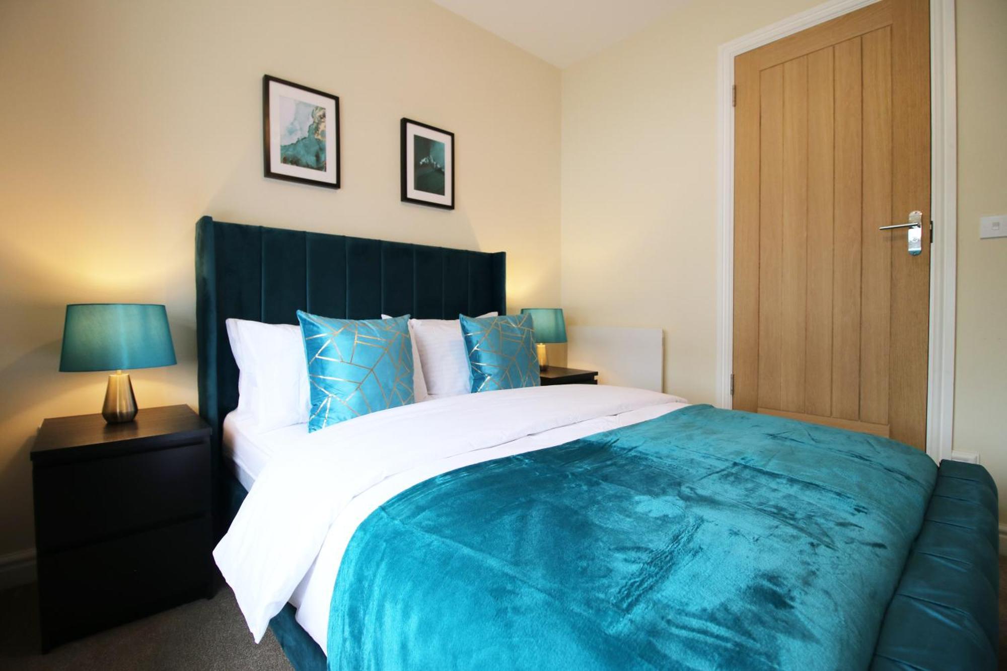 Luxury 4 Bedroom 4 Ensuite In Penarth Holiday home