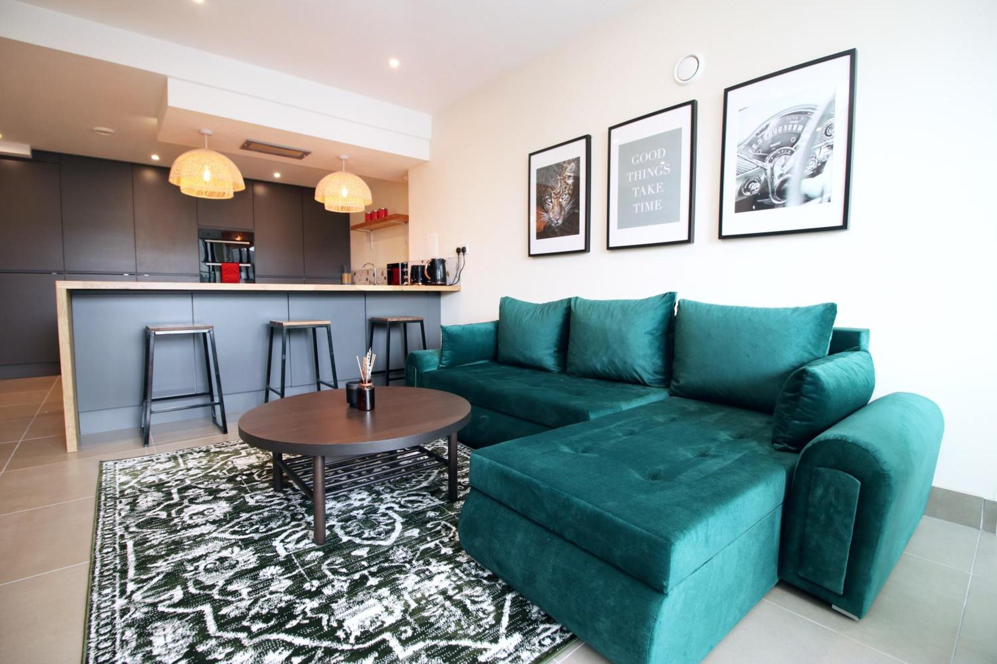 Luxury 4 Bedroom 4 Ensuite In Penarth Holiday home Cardiff