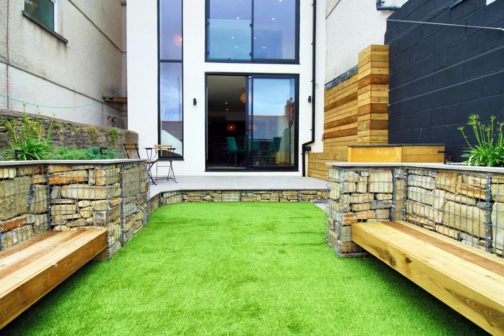 Luxury 4 Bedroom 4 Ensuite In Penarth Holiday home *