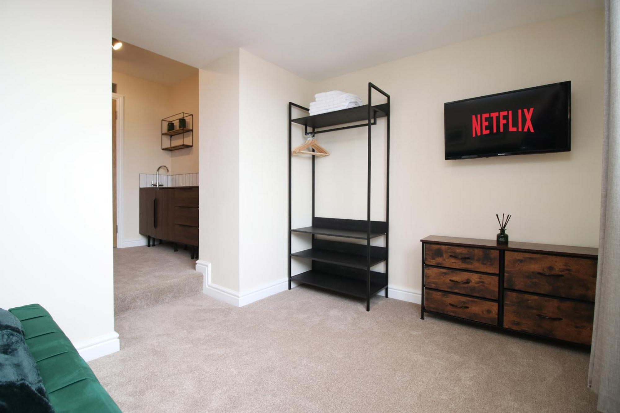 Holiday home Luxury 4 Bedroom 4 Ensuite In Penarth Cardiff