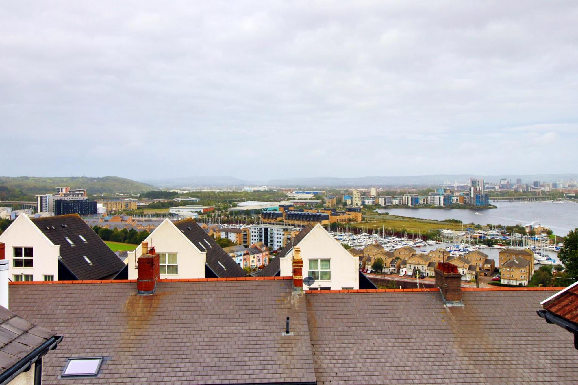 Luxury 4 Bedroom 4 Ensuite In Penarth Holiday home