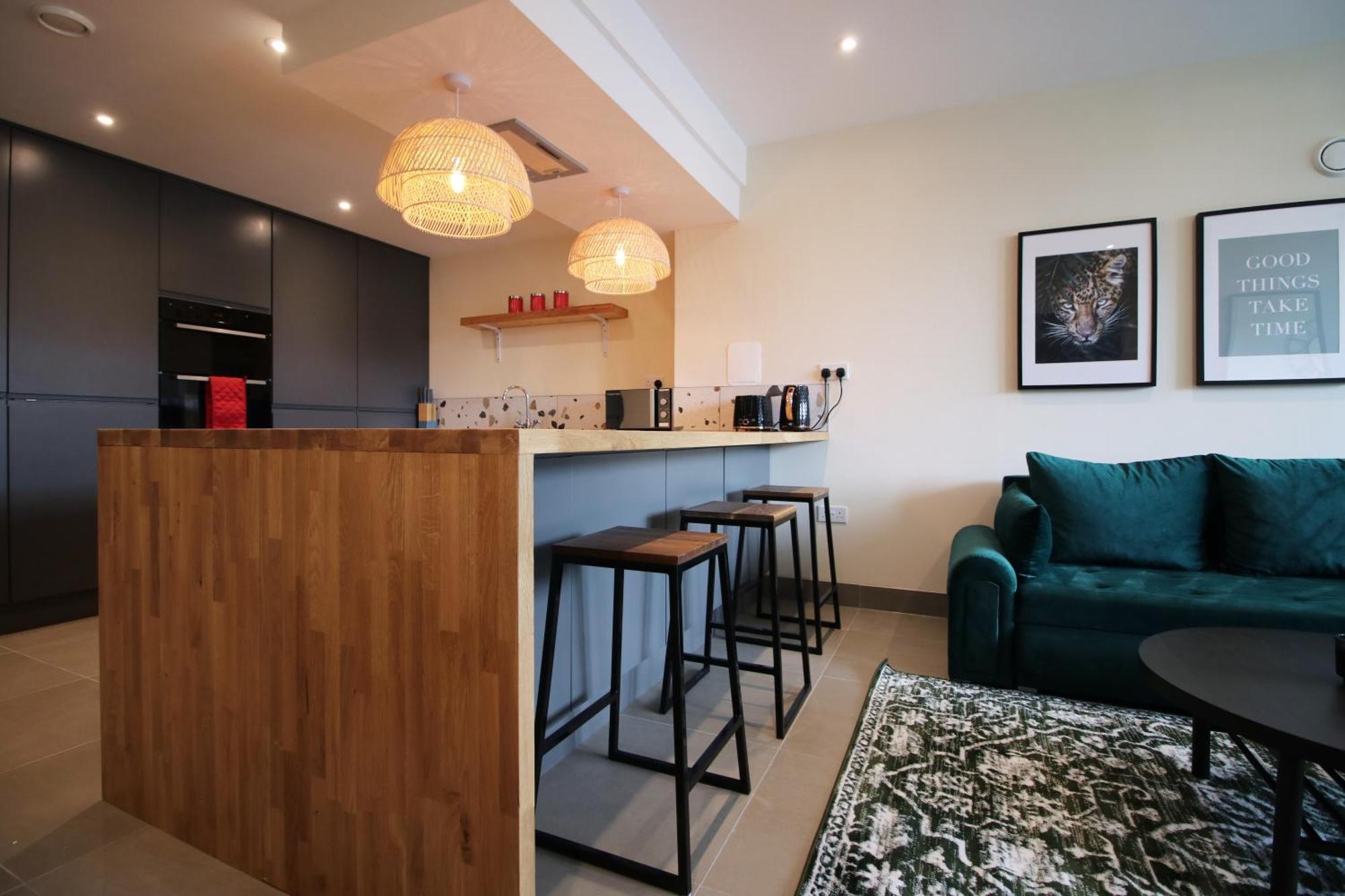 Luxury 4 Bedroom 4 Ensuite In Penarth * Cardiff