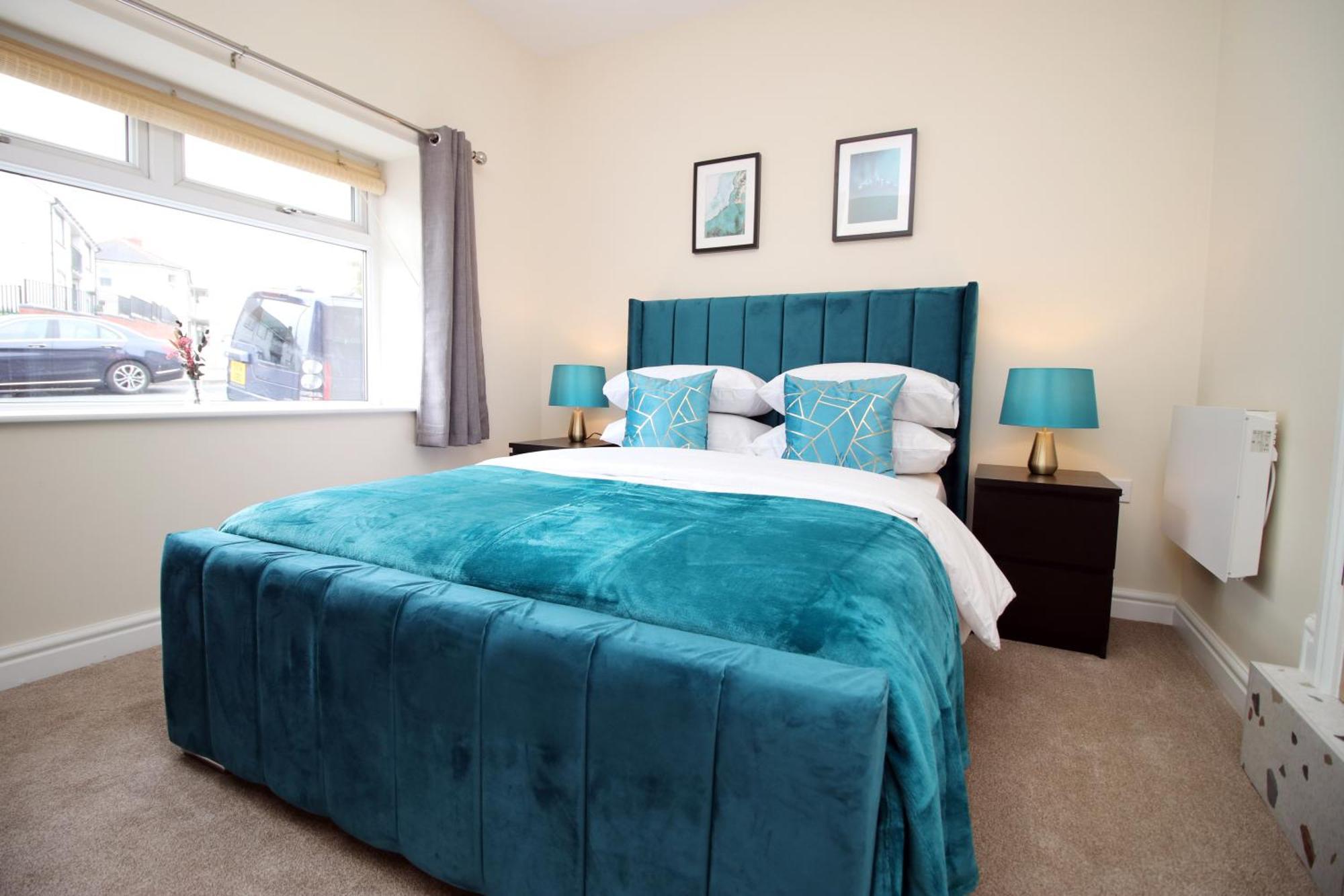 Holiday home Luxury 4 Bedroom 4 Ensuite In Penarth Cardiff
