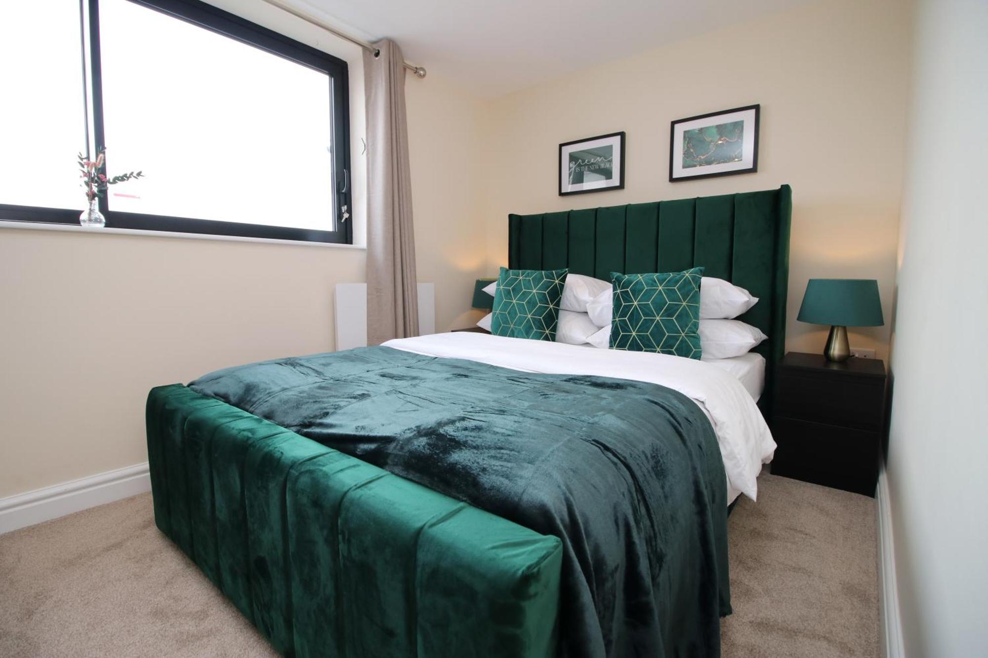 Luxury 4 Bedroom 4 Ensuite In Penarth *