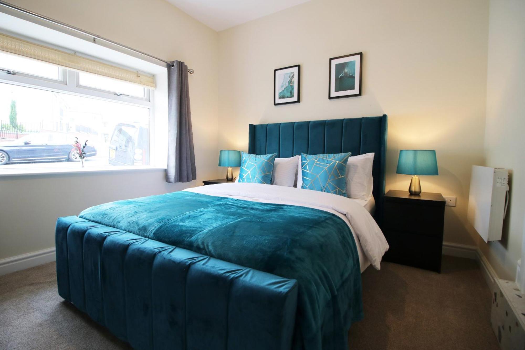 Holiday home Luxury 4 Bedroom 4 Ensuite In Penarth Cardiff