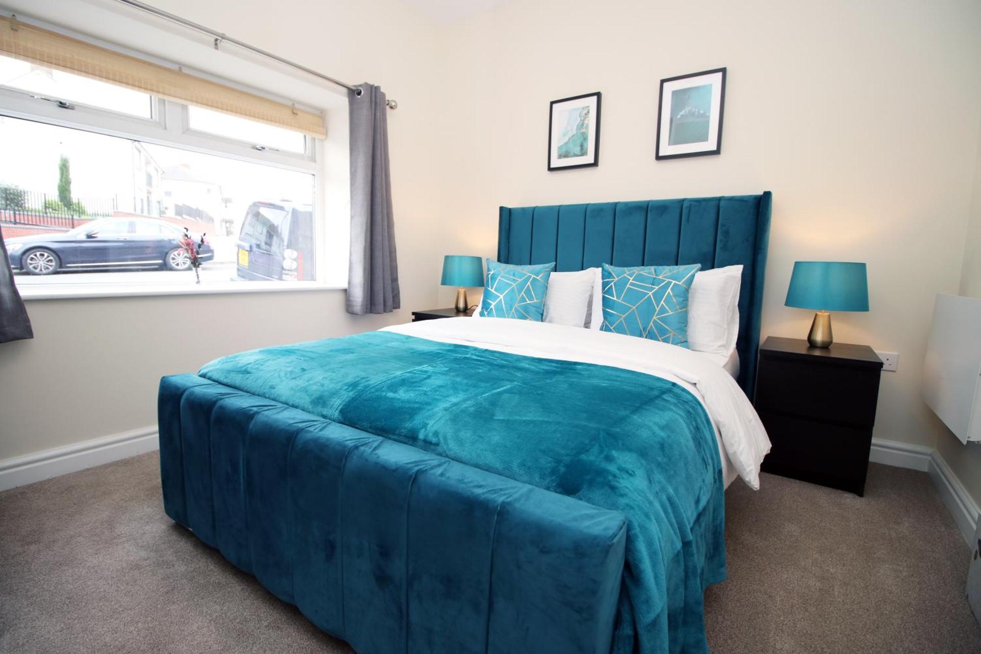 Luxury 4 Bedroom 4 Ensuite In Penarth