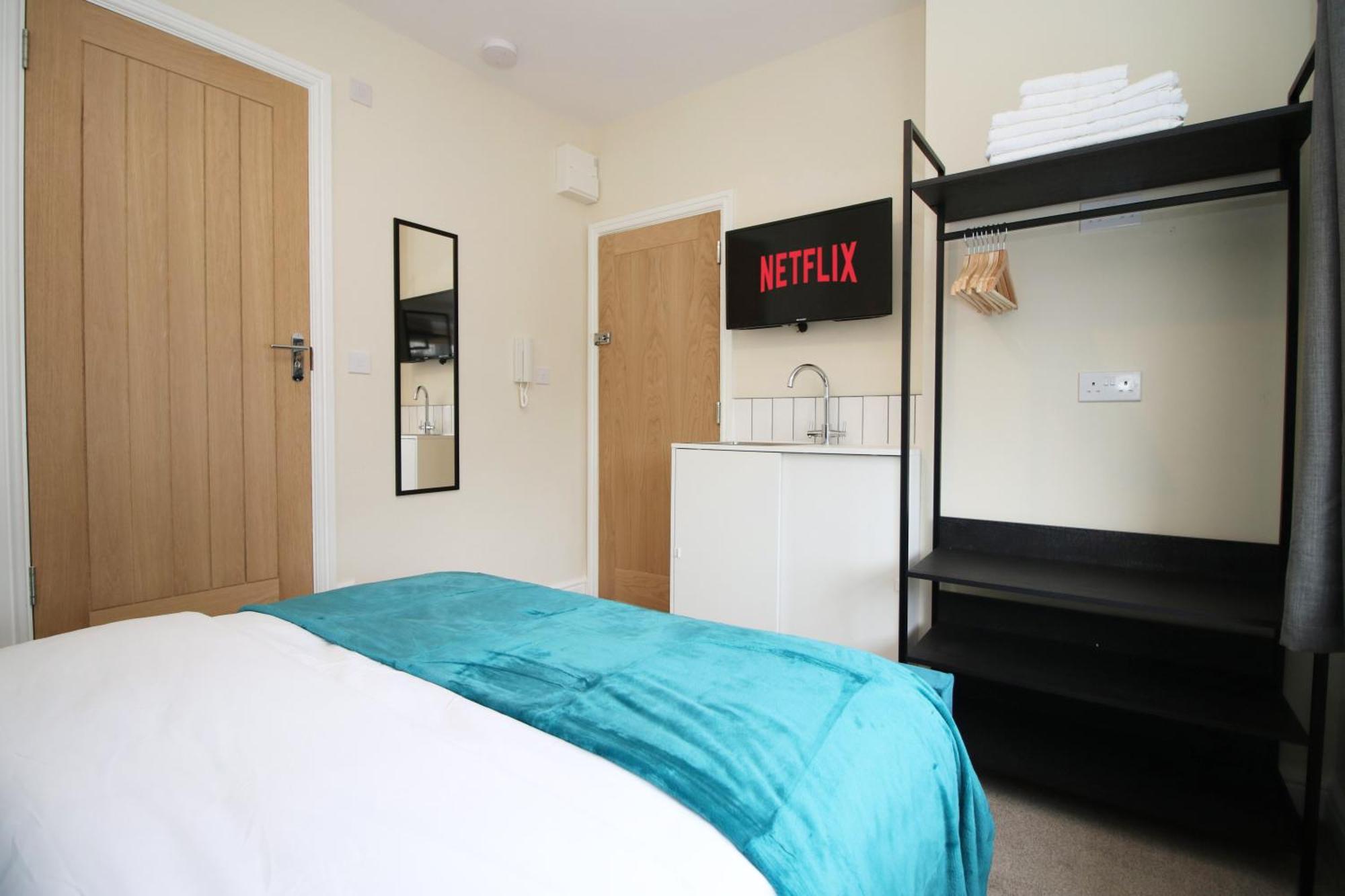 Luxury 4 Bedroom 4 Ensuite In Penarth * Cardiff
