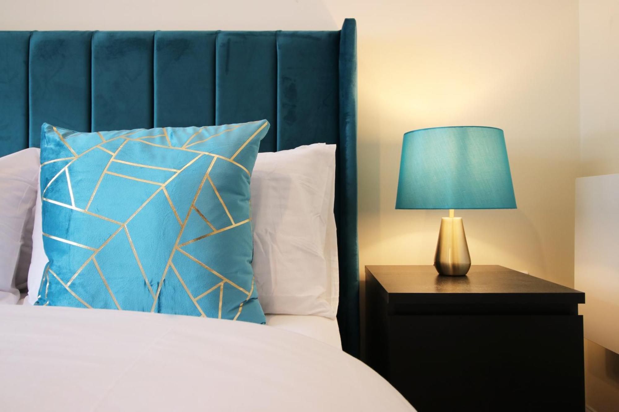 Luxury 4 Bedroom 4 Ensuite In Penarth *