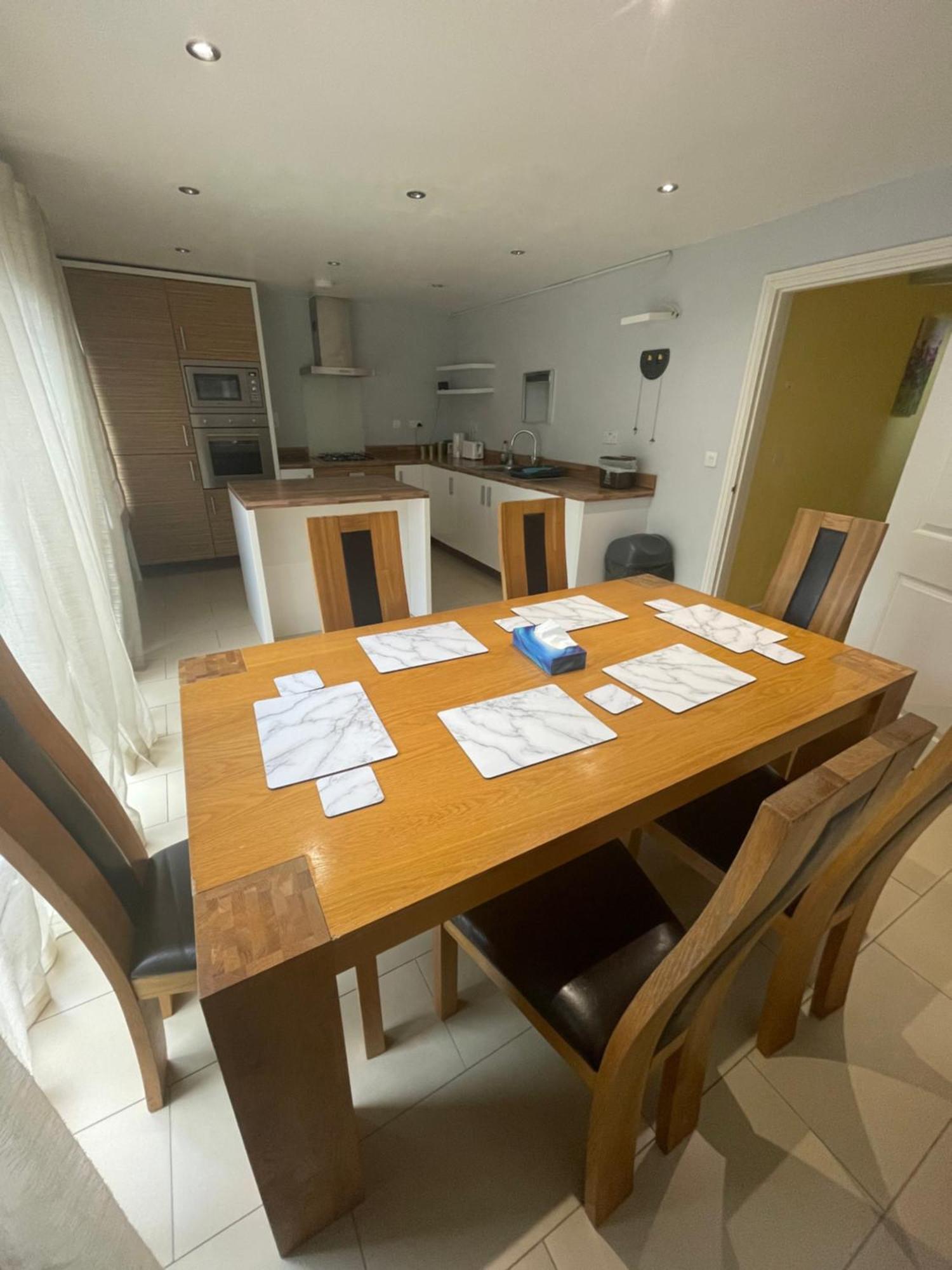 Holiday home In Cardiff, Sleeps 8