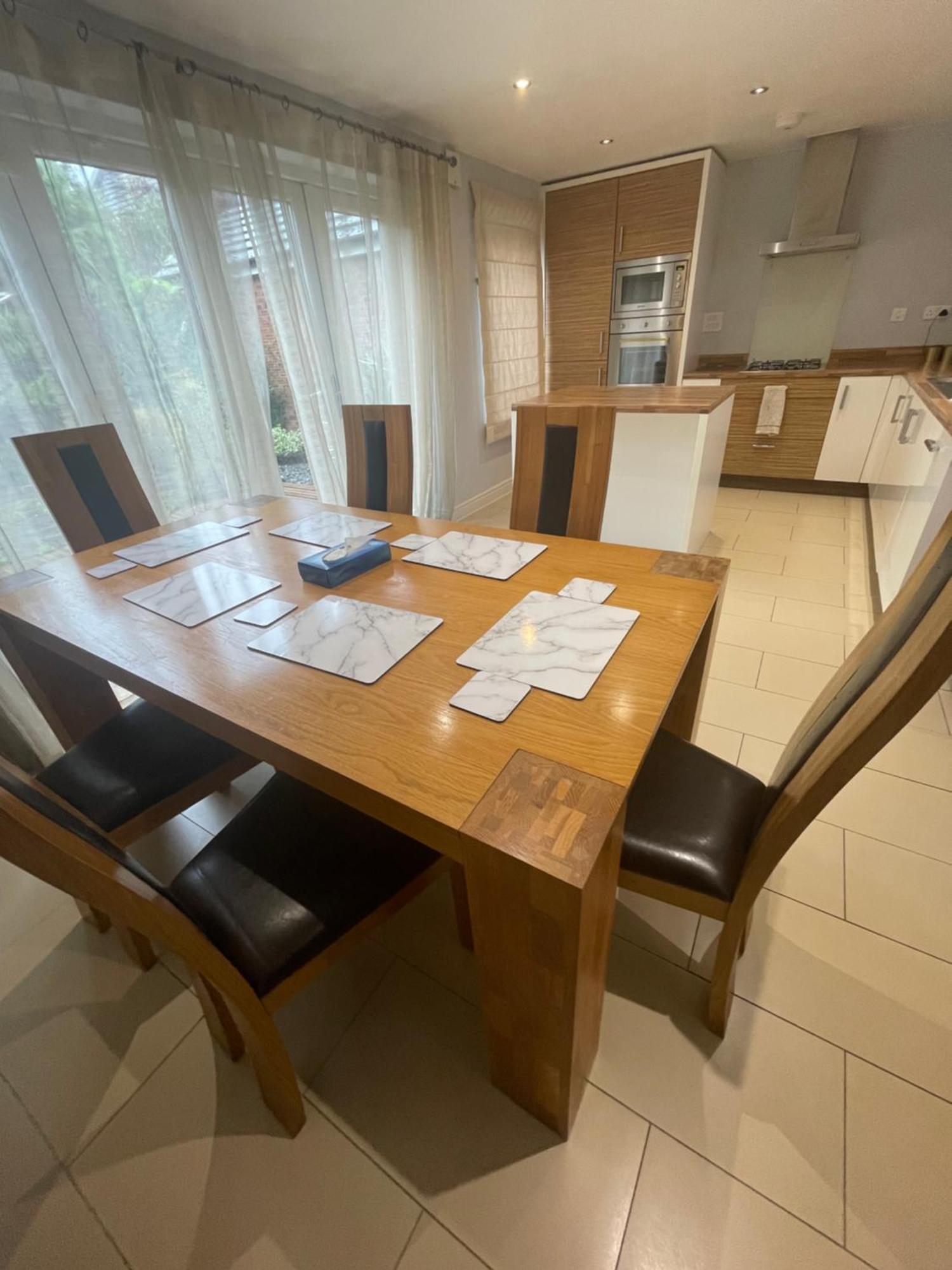 In Cardiff, Sleeps 8 Holiday home Cardiff
