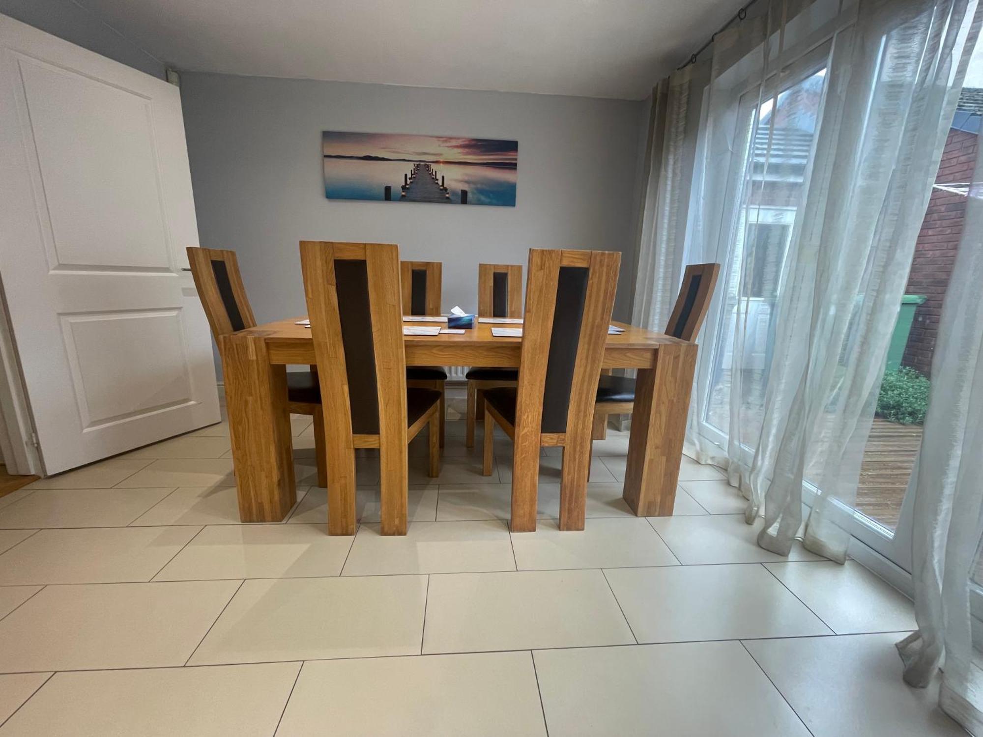 In Cardiff, Sleeps 8 Holiday home *