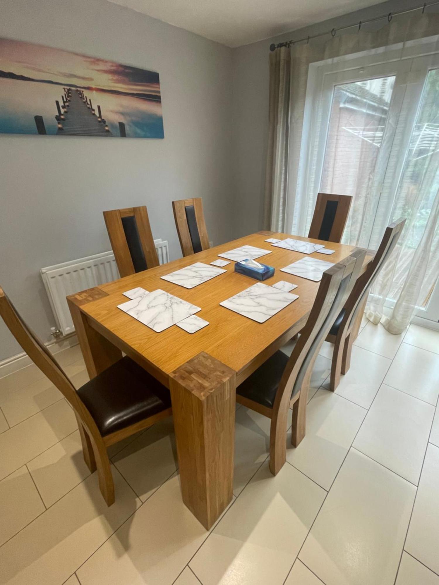 In Cardiff, Sleeps 8 Holiday home Cardiff