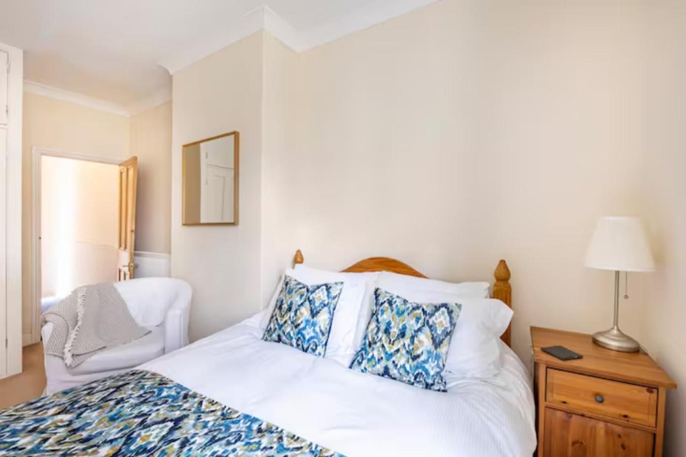 With Private Bath In Pontcanna Homestay