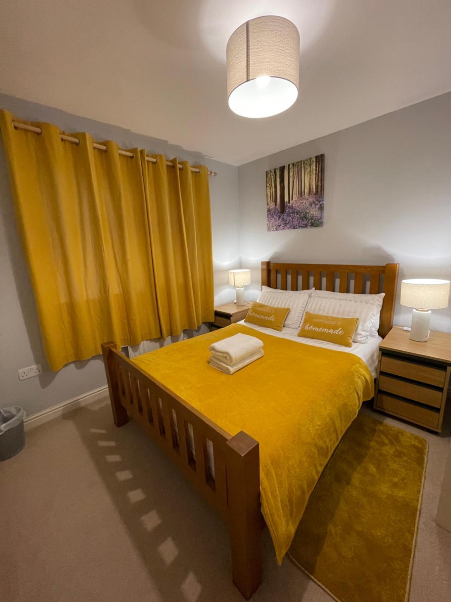 Holiday home In Cardiff, Sleeps 8 *