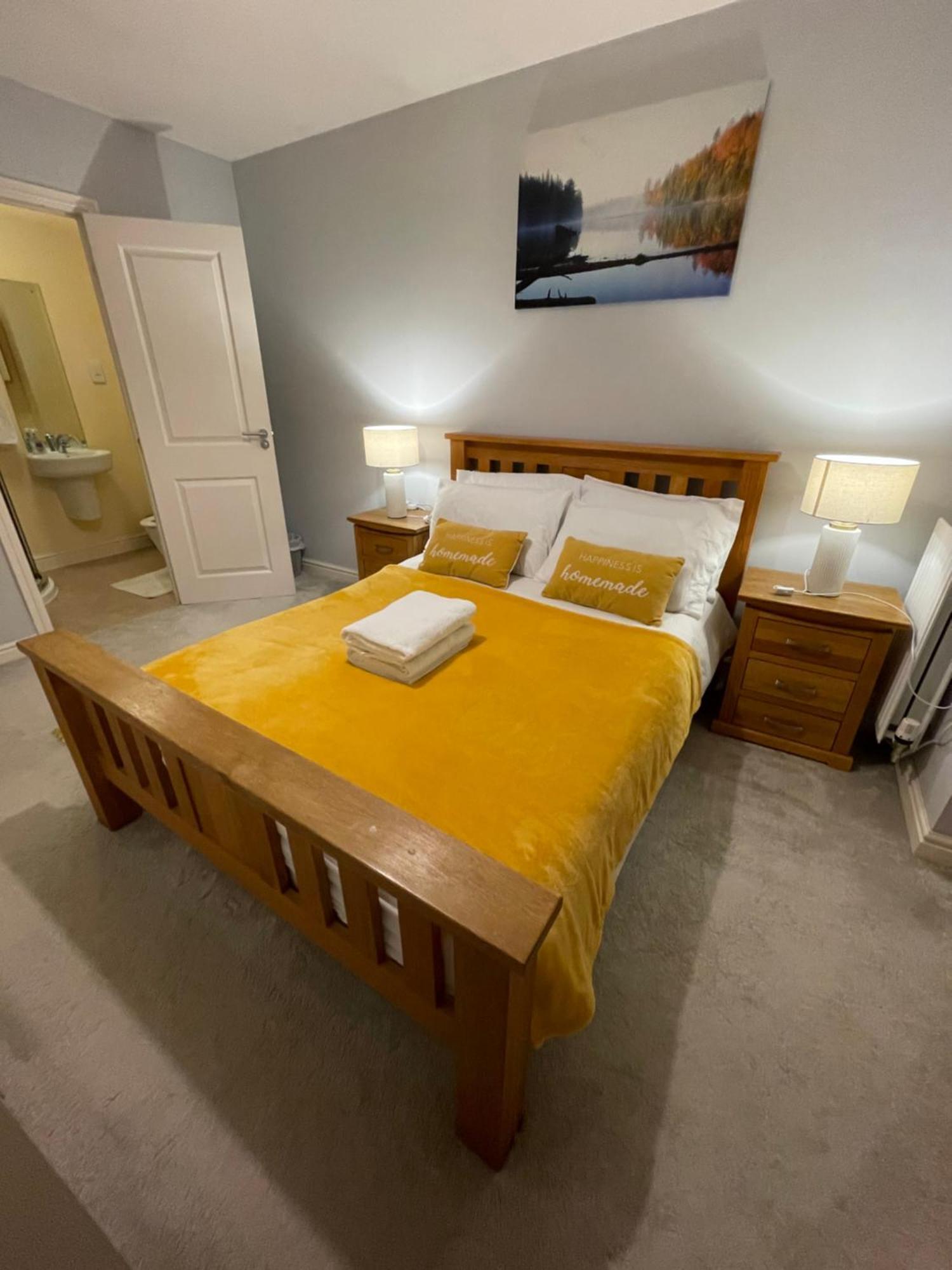 Holiday home In Cardiff, Sleeps 8