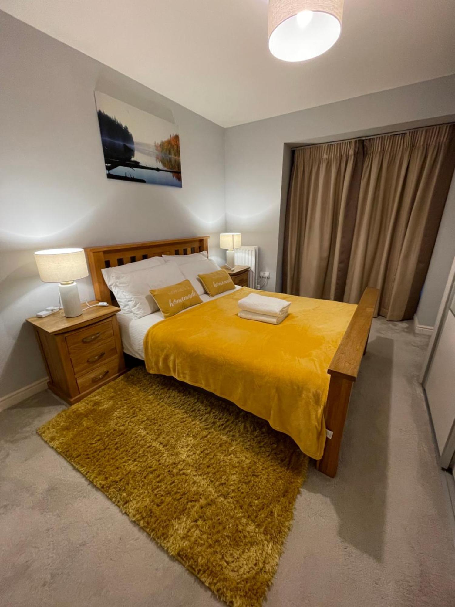 In Cardiff, Sleeps 8