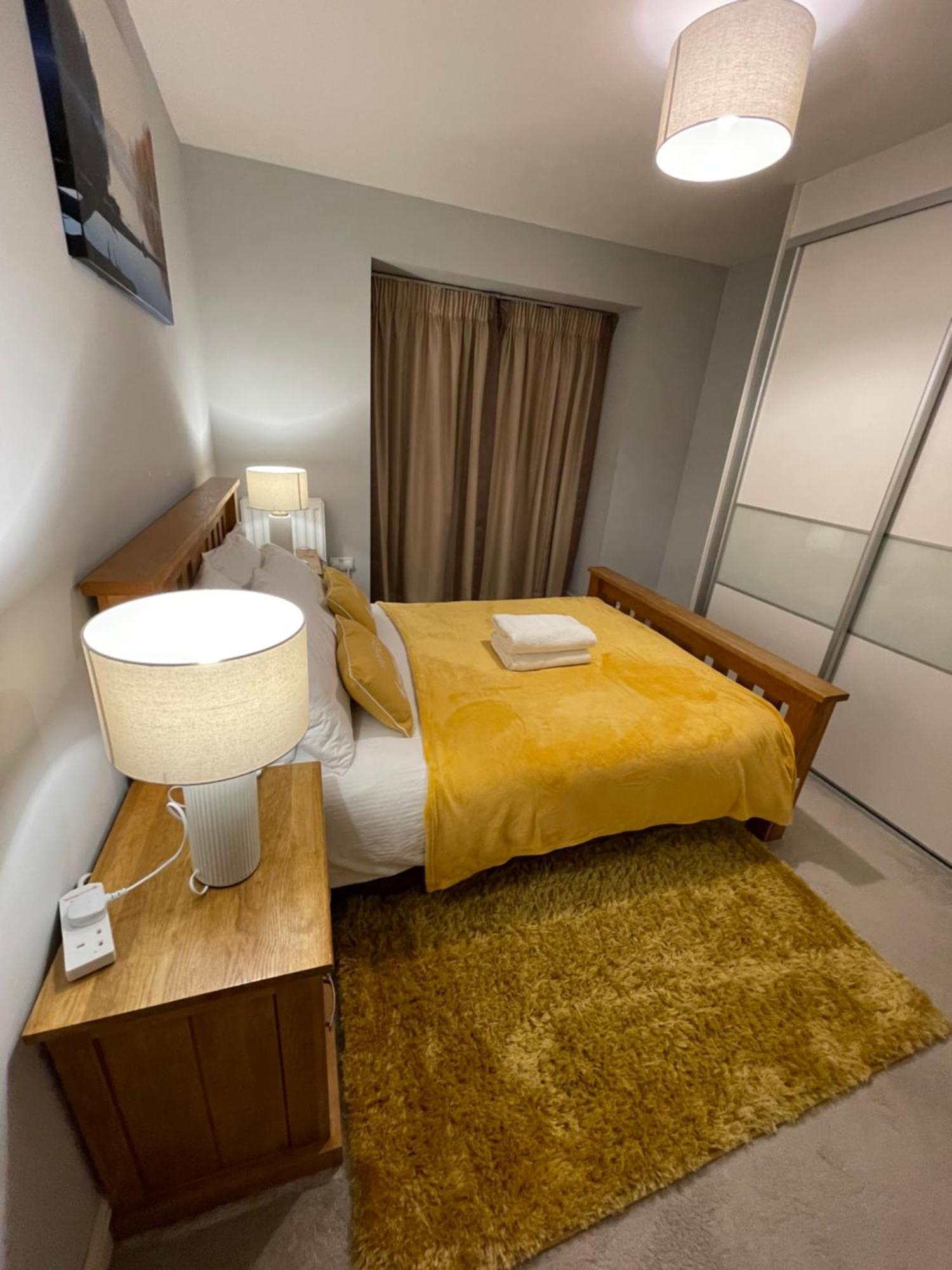 Holiday home In Cardiff, Sleeps 8 *